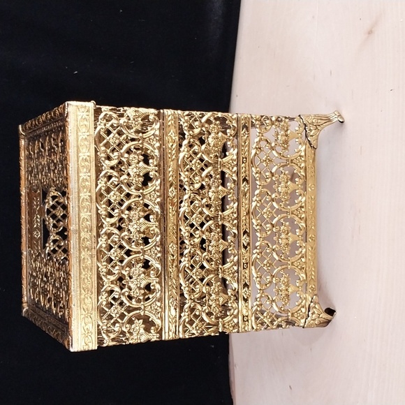 Vintage Hollywood Regency Gold Metal with Rose Tissue Box Holder - Picture 2 of 11